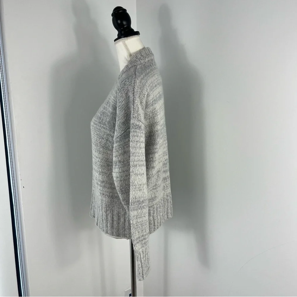 Naadam chunky knit merino wool cashmere v neck sweater - Picture 3 of 6